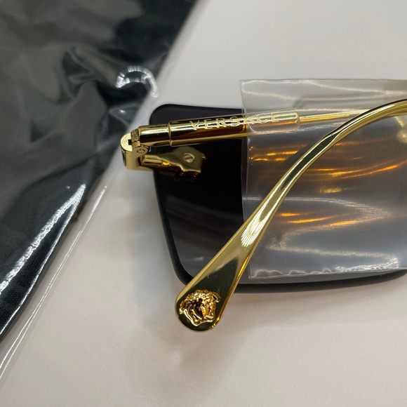 Versace Sunglasses VE2245 10028G 60mm Gold / Grey Gradient Lens Authentic & NWT - Picture 5 of 12